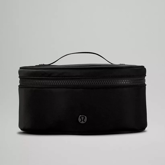 ๐WT! Lululemon Oval Top-Access Kit 3.5L in Black - Picture 8 of 13